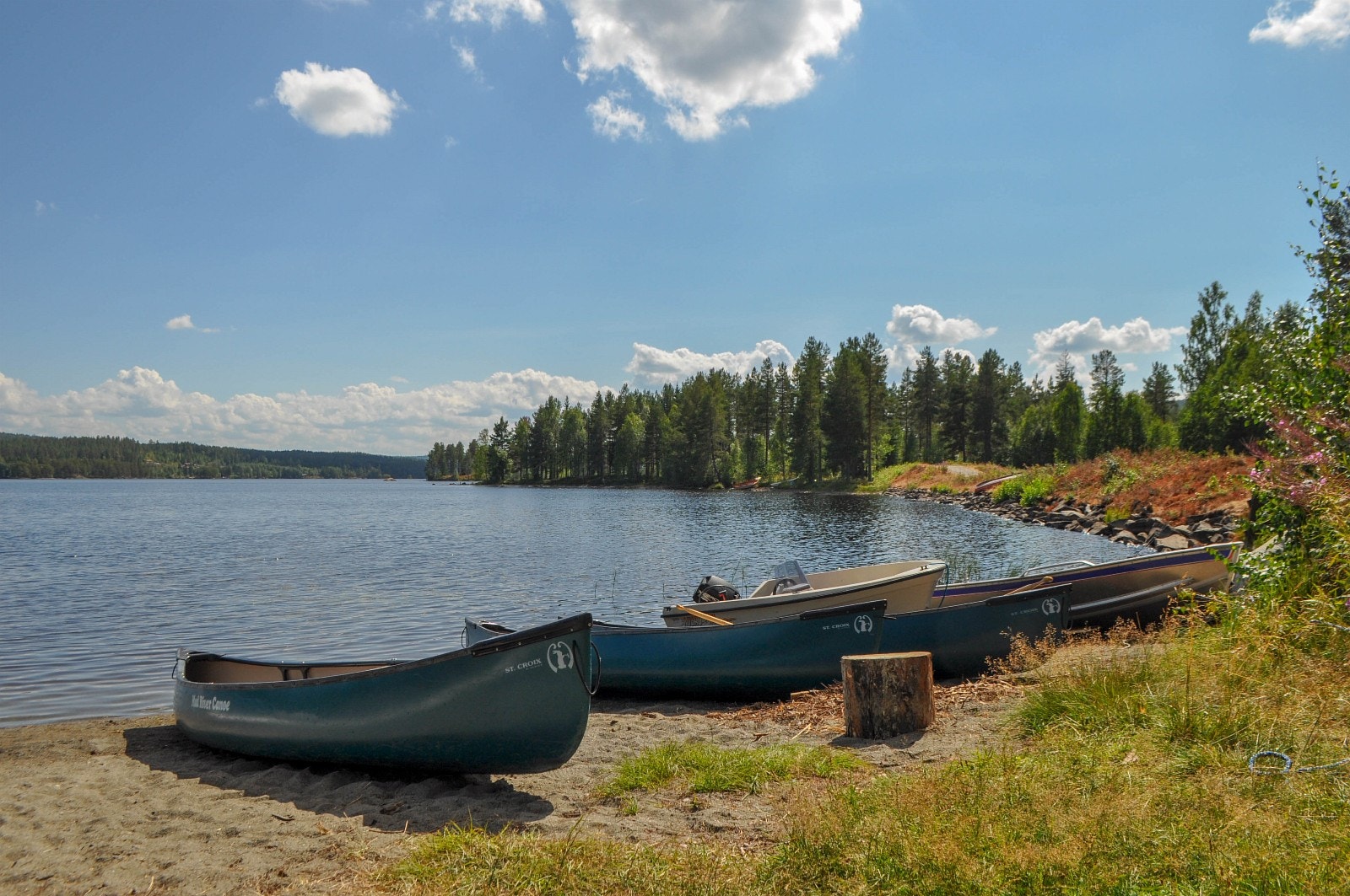 Vassenden fritid leier ut kanoer, kajakk og båter Galleribilde
