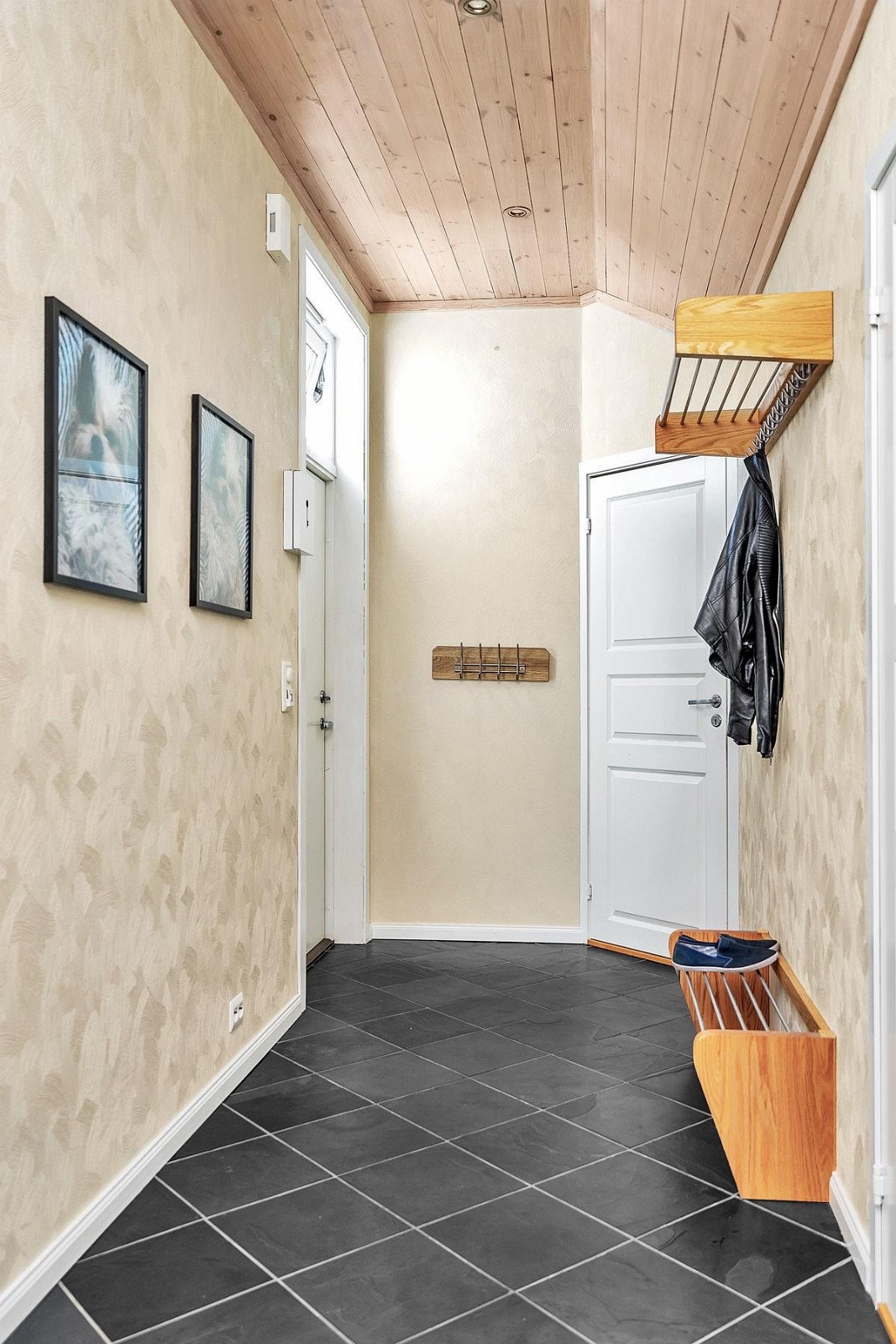 Gang med fliser Galleribilde