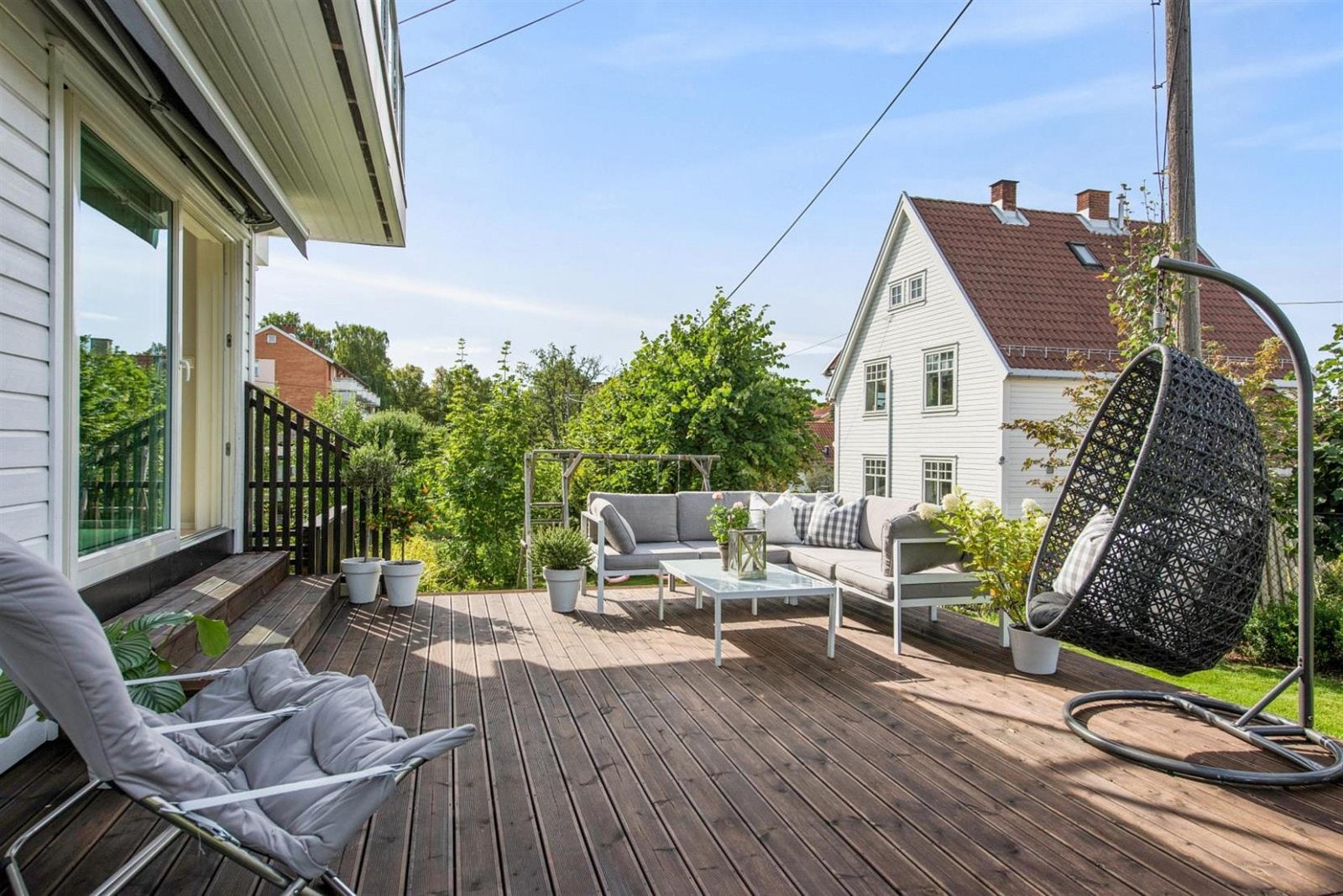 Eneboligen ligger i et populært og rolig boligområde. Galleribilde