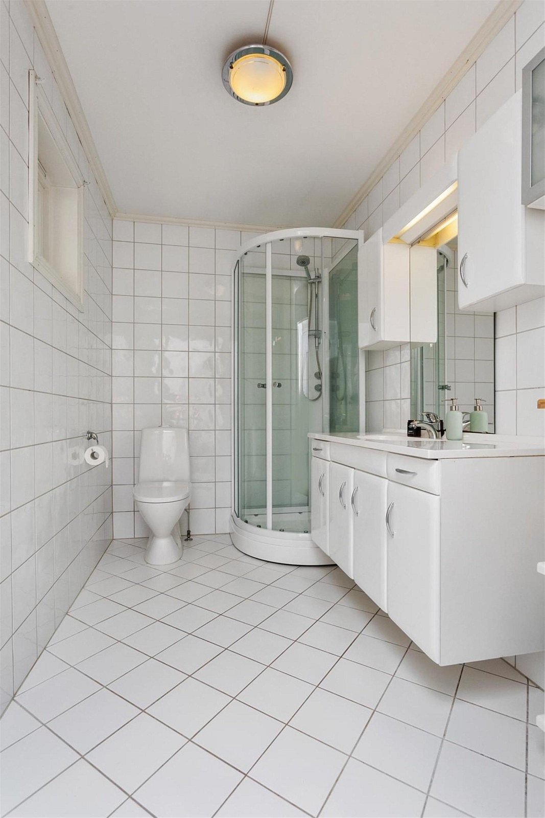 Bad med ny dusj og wc (2018) Galleribilde