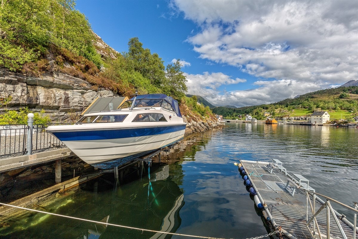 Sjølvlaga båtlagring, heving og senking utan problem! Galleribilde