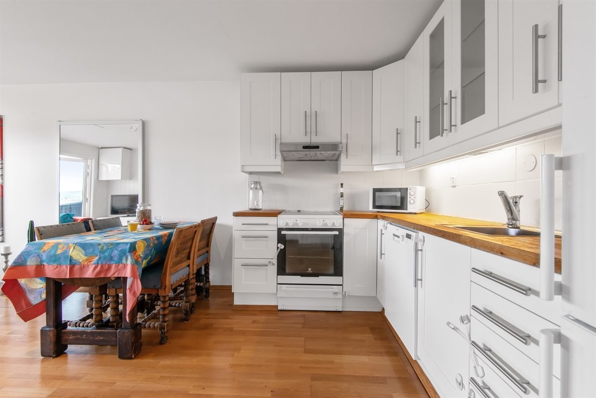 God plass til spisebord i stue/kjøkken. Galleribilde