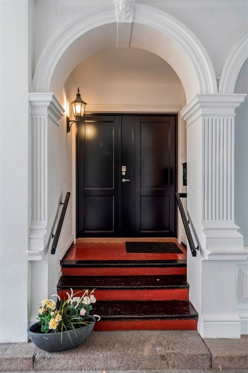 Inngang til leiligheten direkte fra inngangsportalen Galleribilde