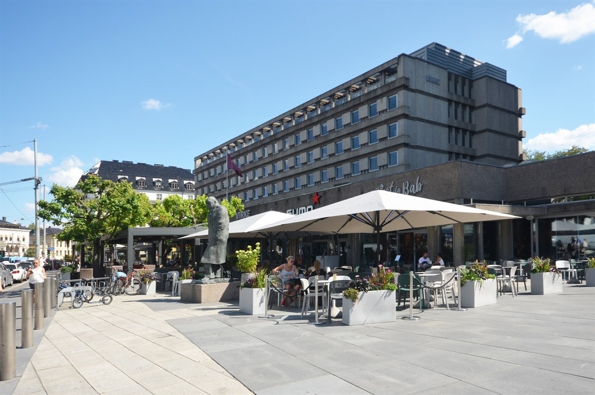 Kafeliv på Solli plass. Galleribilde