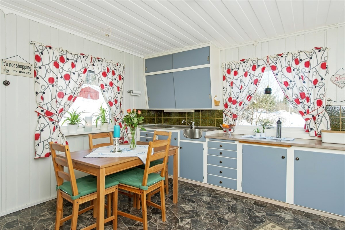 Plassbygd innredning Galleribilde