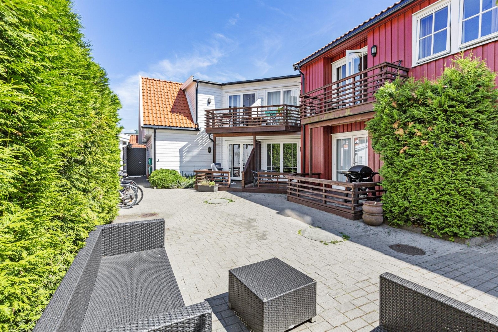 Felles sittegruppe. Galleribilde