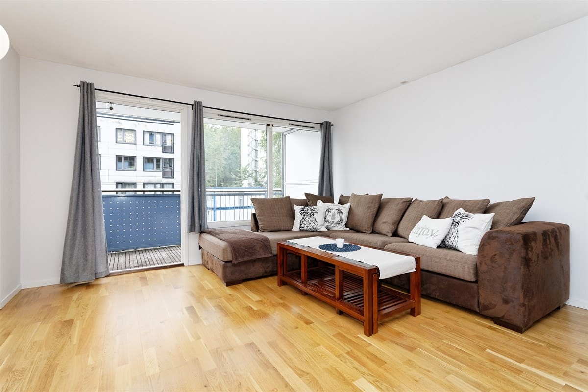 Utgang til balkong fra stue Galleribilde