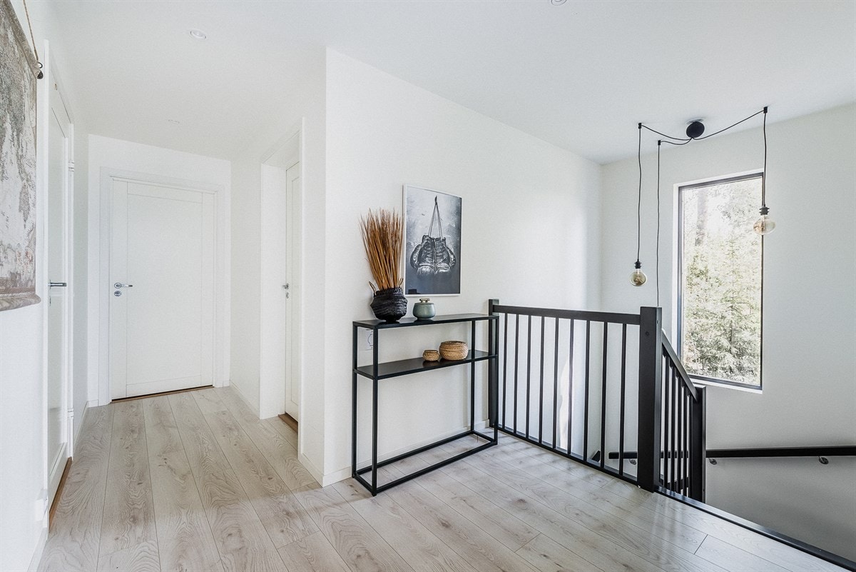 I andre etasje finner man husets soveromsavdeling samt hjemmets andre bad. Galleribilde