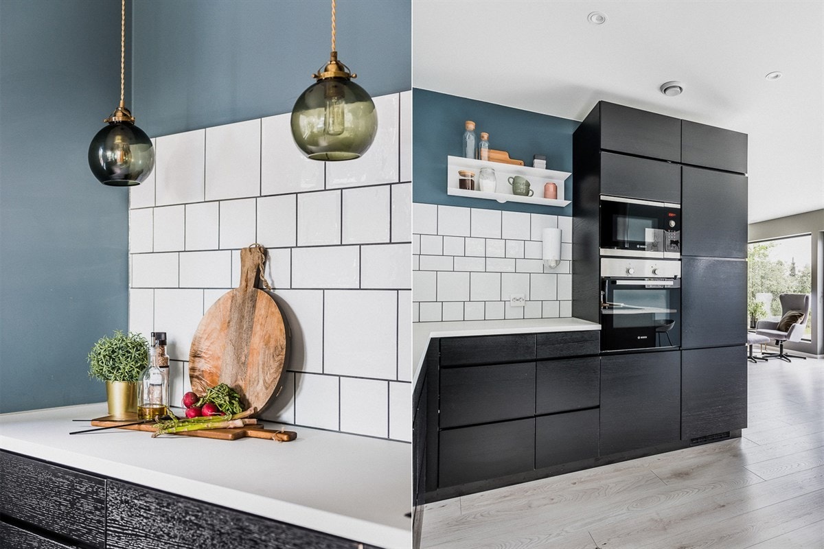 Over benkeplaten er veggen delvis flislagt. En interiørmessig pen detalj, og et smart valg av material da det er lettere å holde rent. Galleribilde