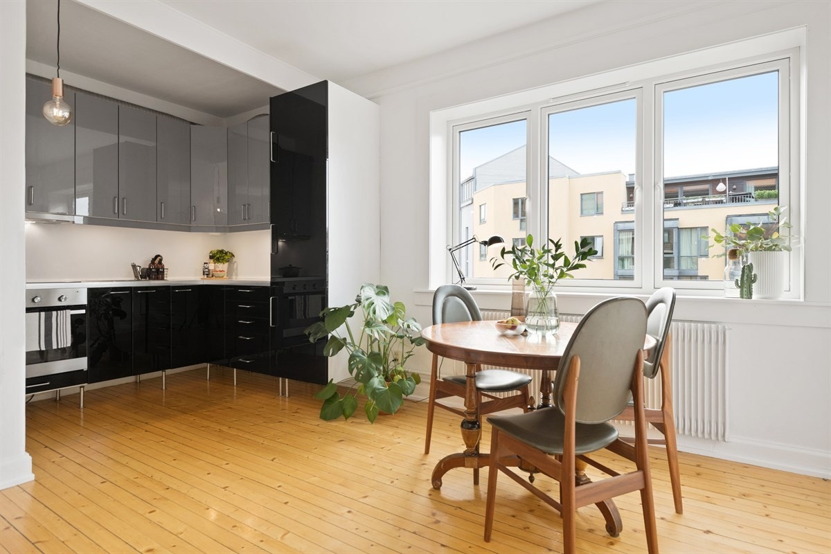 Velkommen til Galgeberg 3C! Presentert av Robert Borgås ved PrivatMegleren Gamle Oslo (Tlf. 97076899). Galleribilde