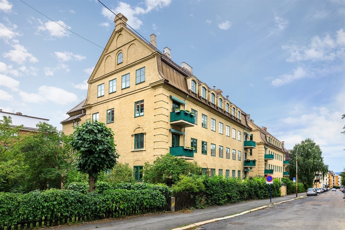 Herskapsleilighet i klassisk og frittliggende Frognergård fra 1920 Galleribilde