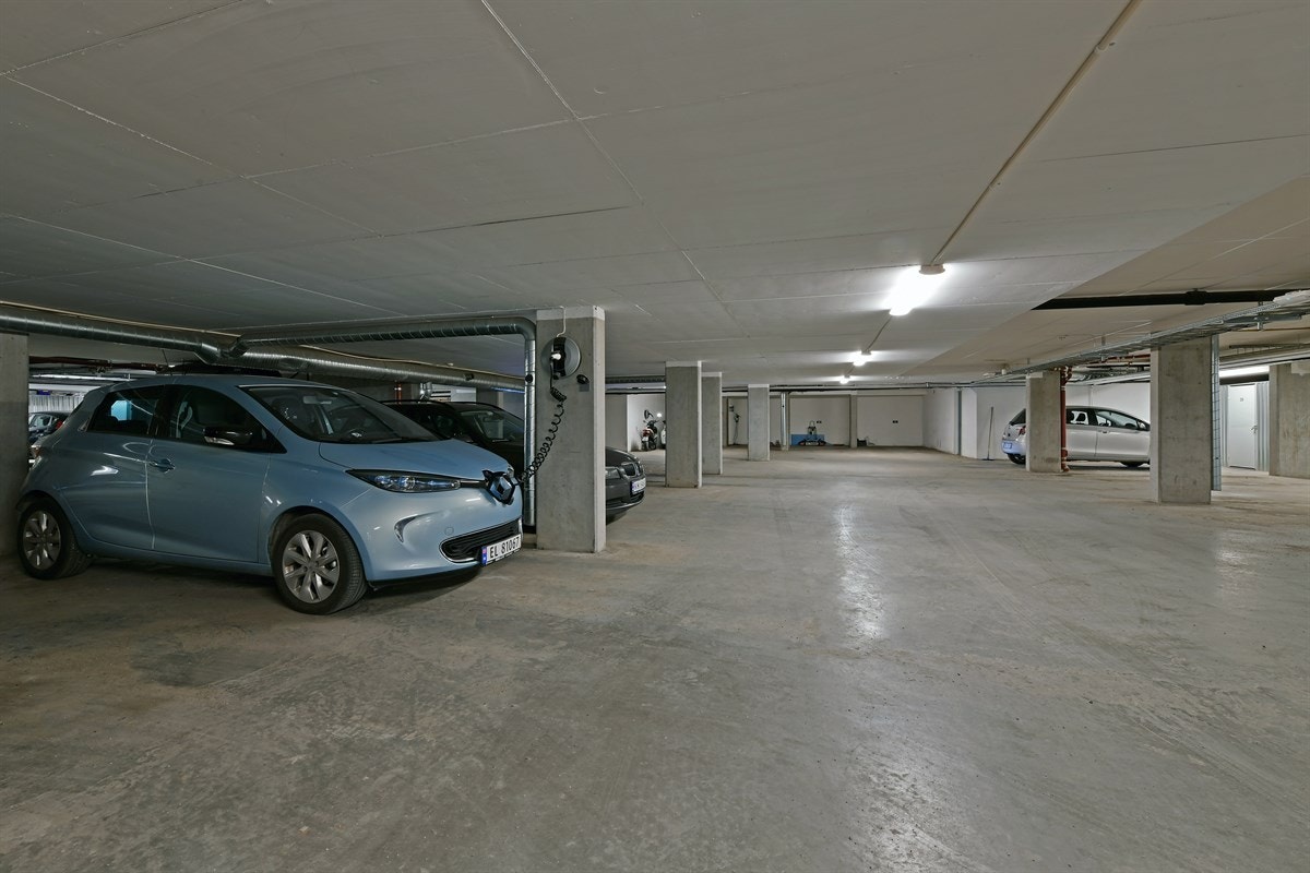 Parkeringsanlegg. Galleribilde