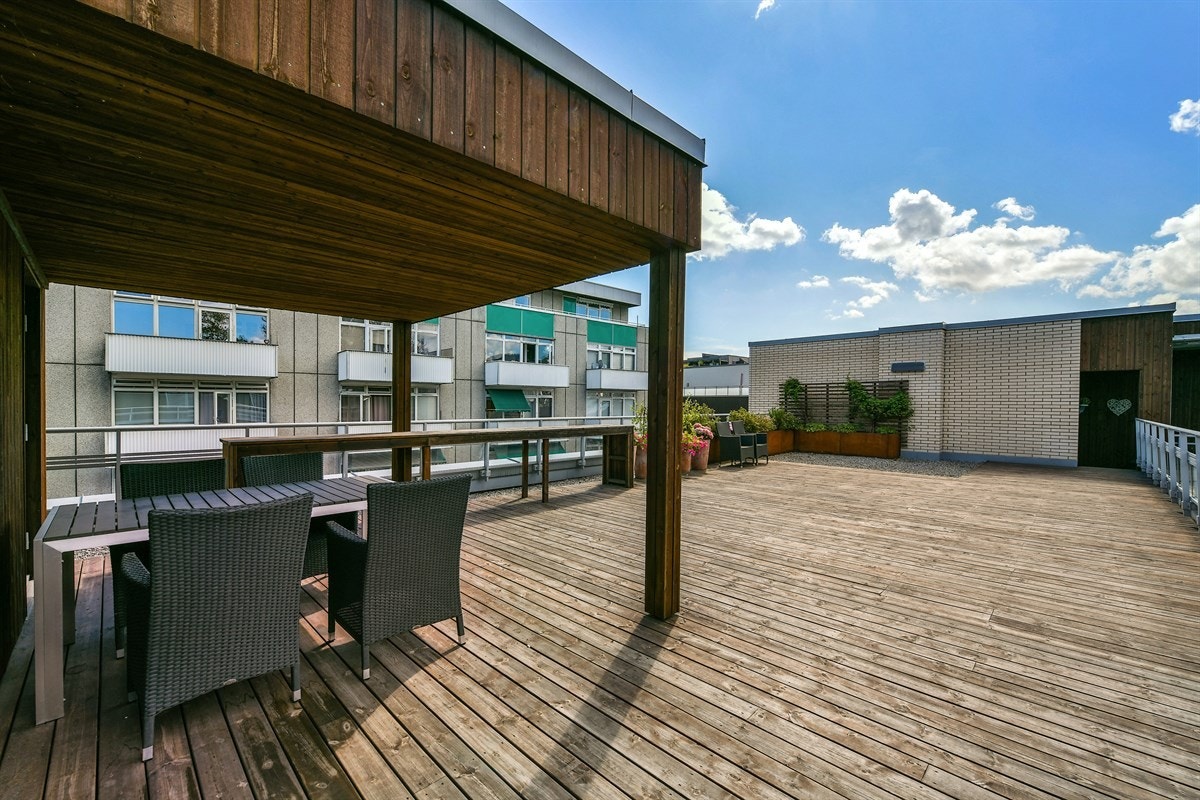 Takterrassen. Galleribilde