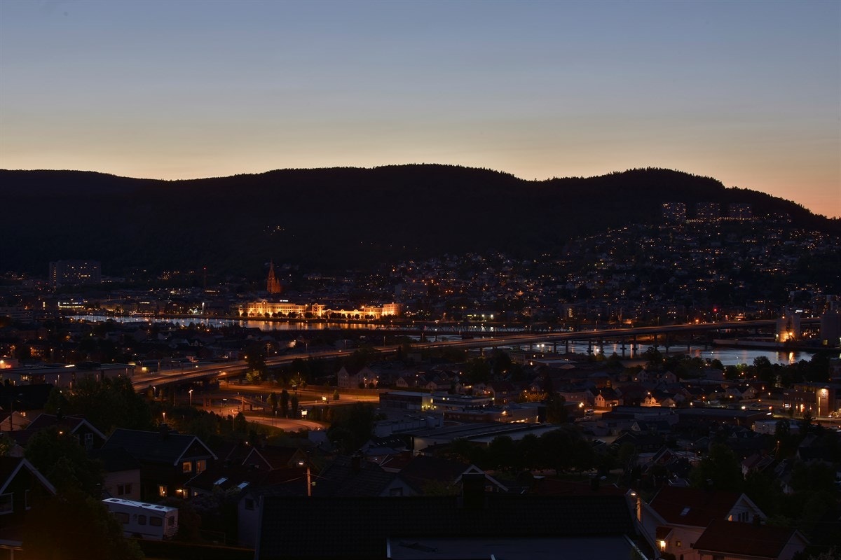 Kveldsfoto. Galleribilde