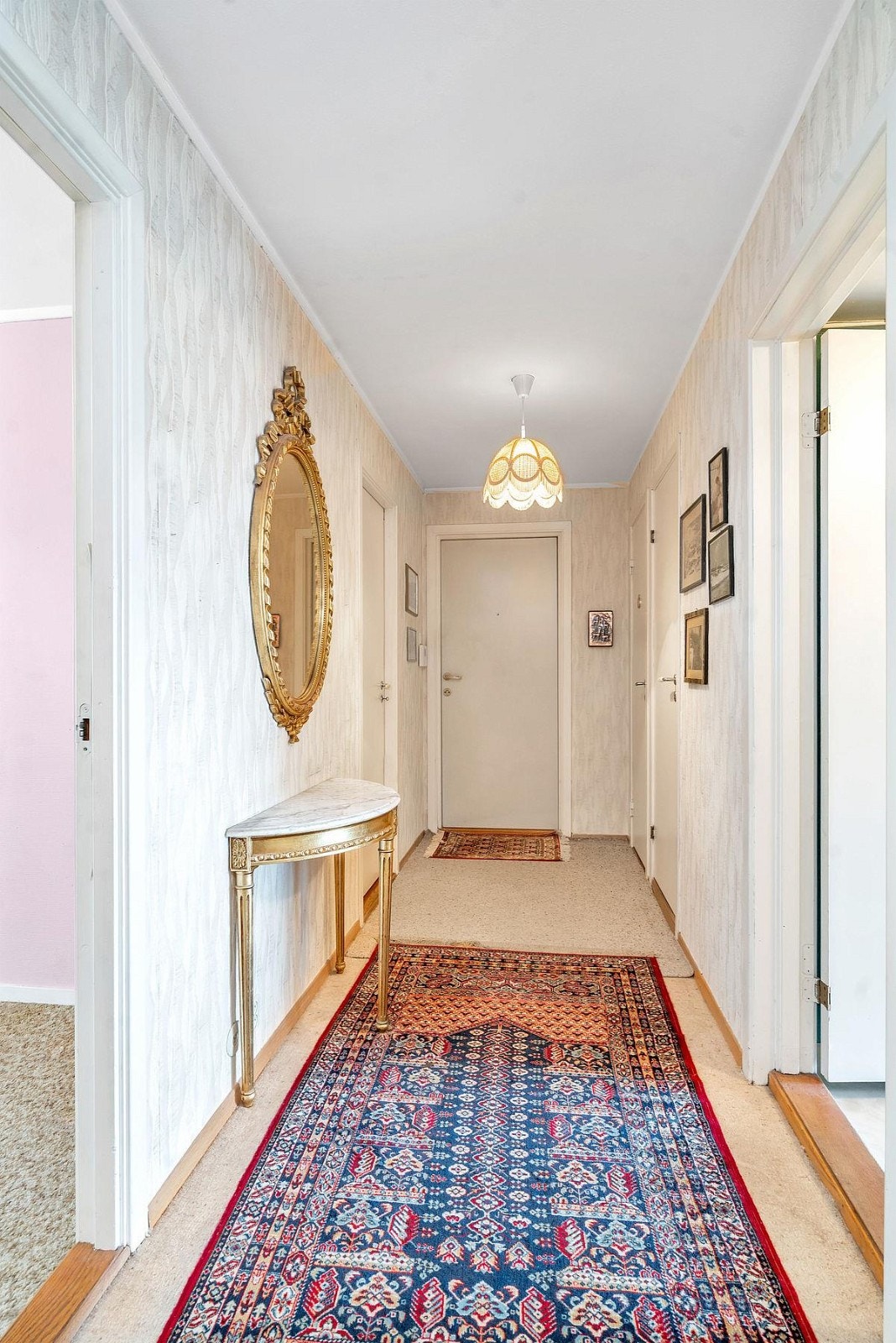 Leiligheten har behov for oppussing, og har stort potensiale! Galleribilde