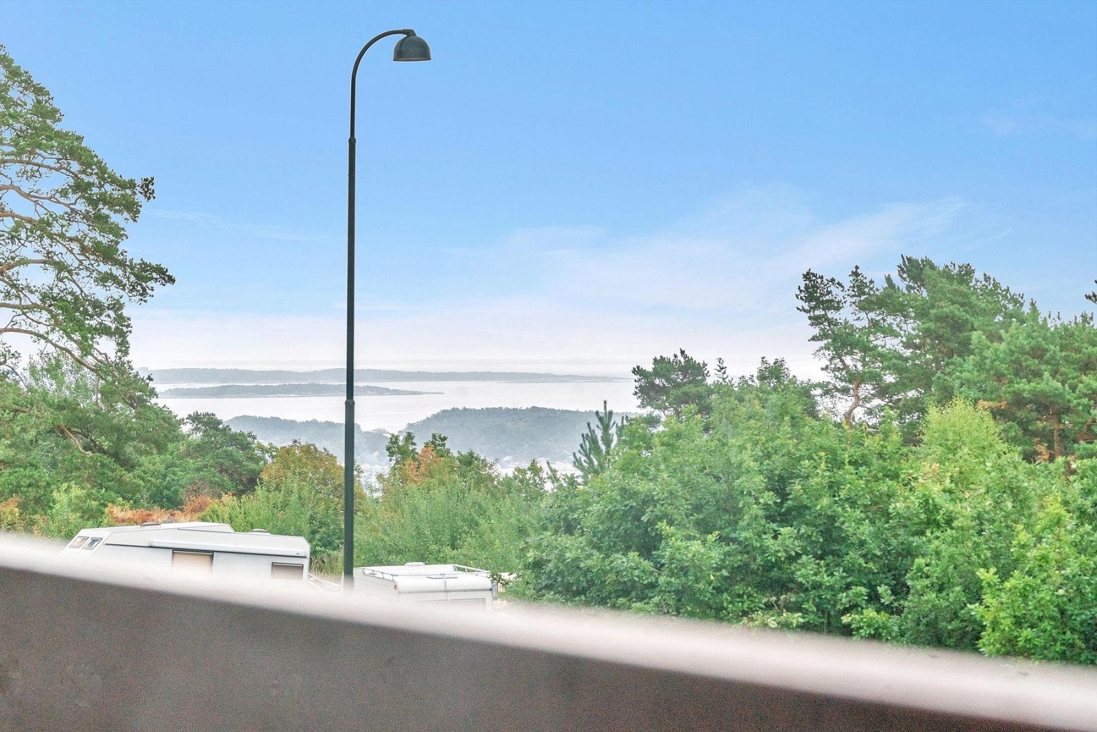 Utsikt fra balkongen med utgang fra stuen Galleribilde