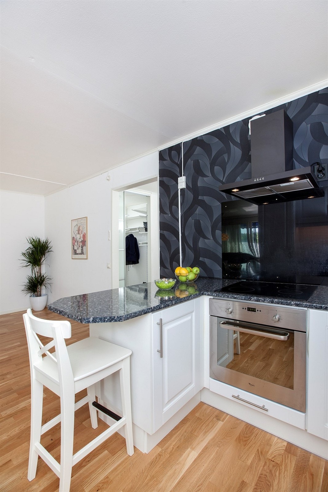 Oppvaskmaskin ble skiftet ut i 2018 og det er nyere ventilator med vaskbart kullfilter Galleribilde