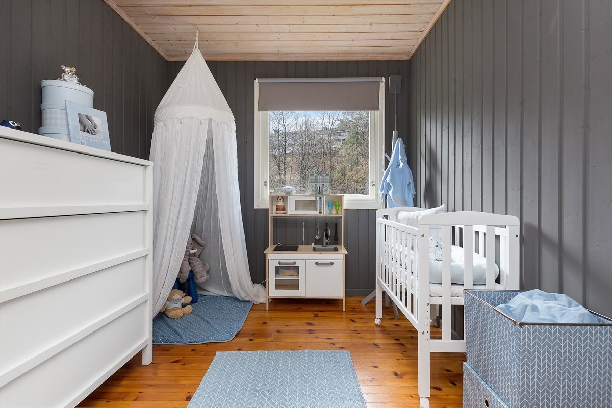 I tillegg er det 3 andre soverom. Galleribilde