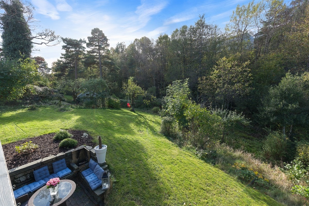 Vi avslutter med en rundtur på den store tomten. Galleribilde