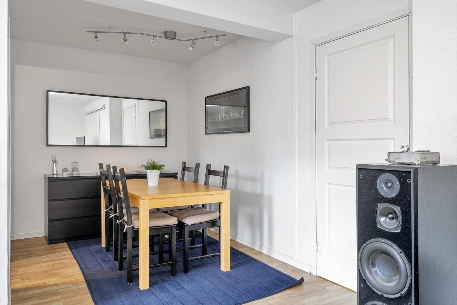 Spisestue. Galleribilde