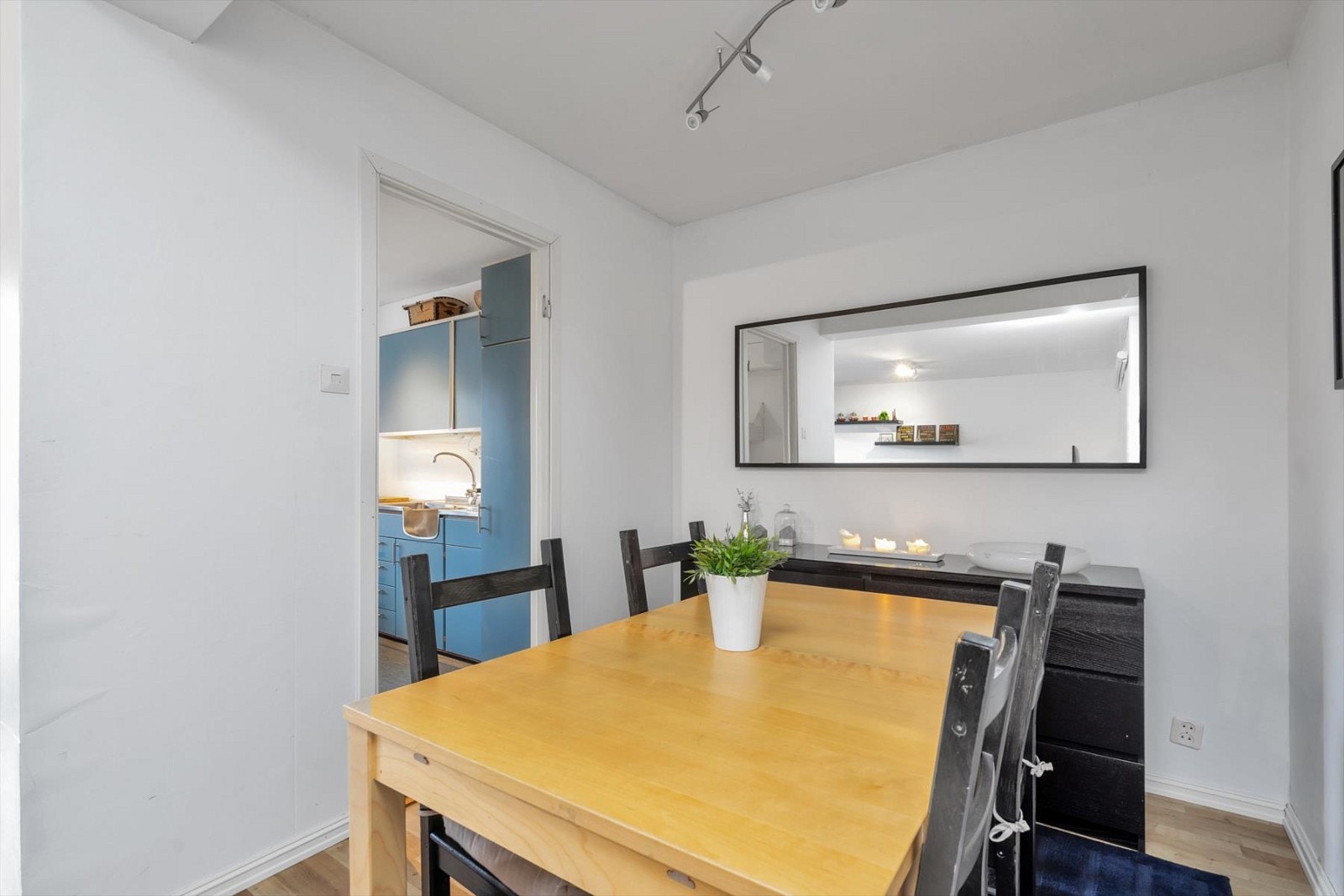 Spisestue. Galleribilde