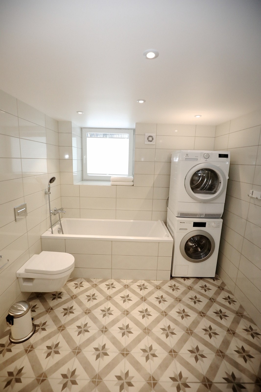 Både vaskemaskin og tørketrommel. Galleribilde