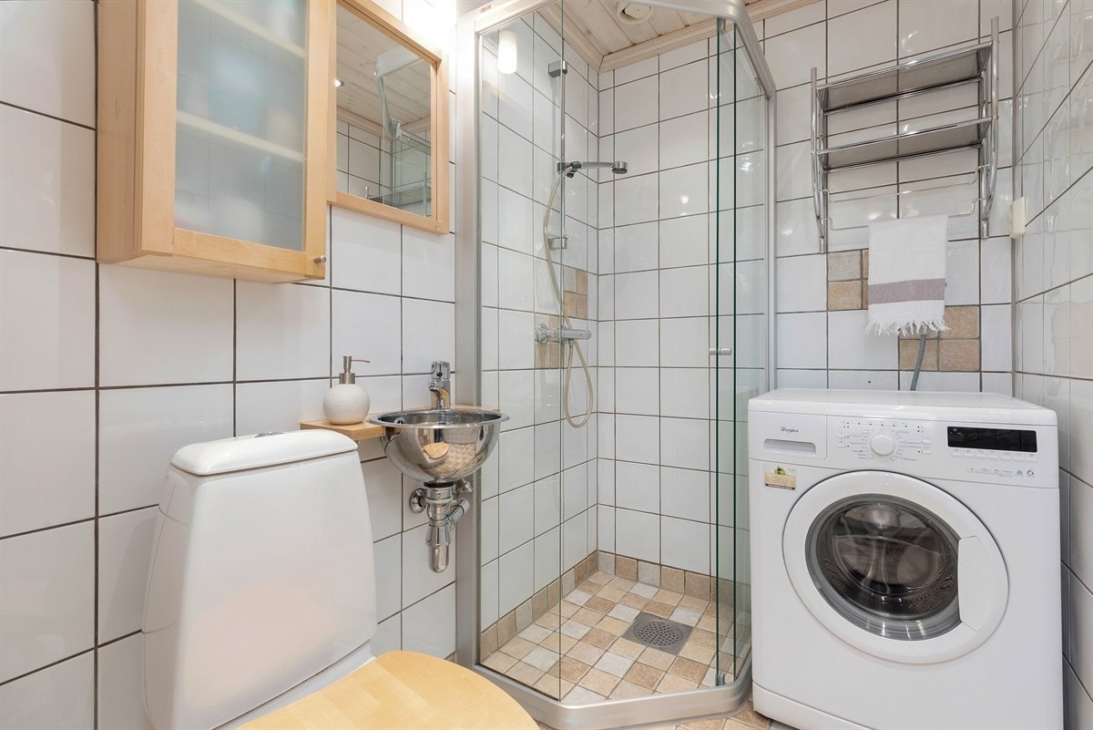 Flislagt bad med varme i gulv Galleribilde