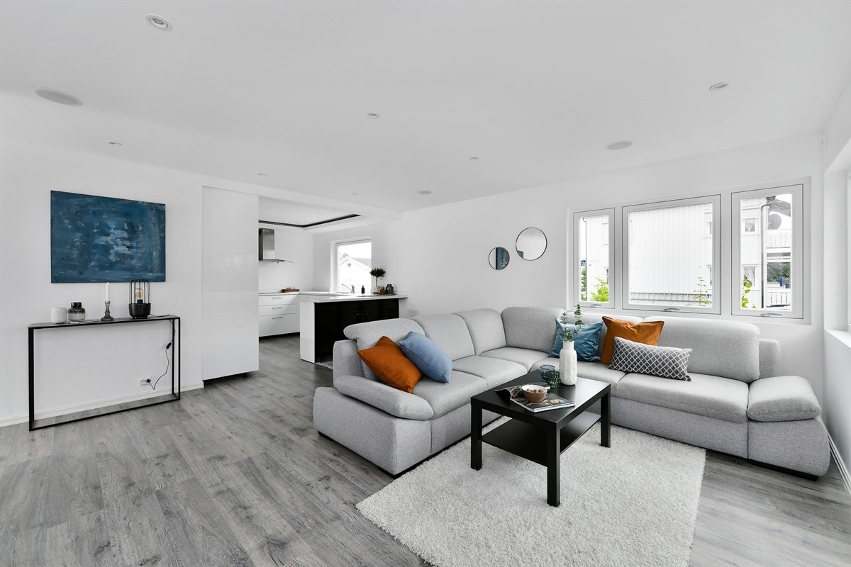 Koselig felles hage. God lagringsplass. Nærhet til kjøpesenter og togstasjon! Galleribilde