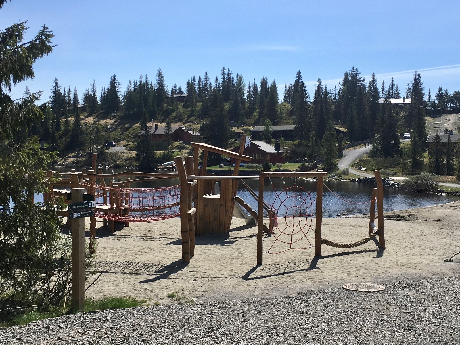 Lekeplass i gangavstand fra hytta Galleribilde