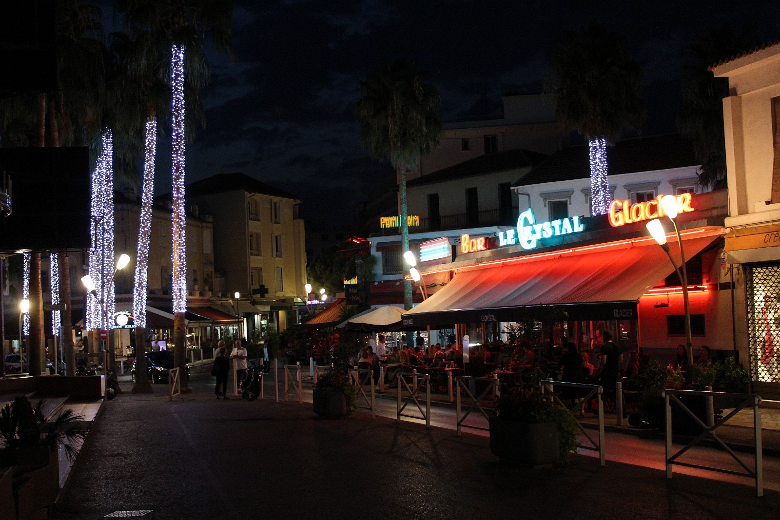 Natteliv i Juan Les Pins Galleribilde