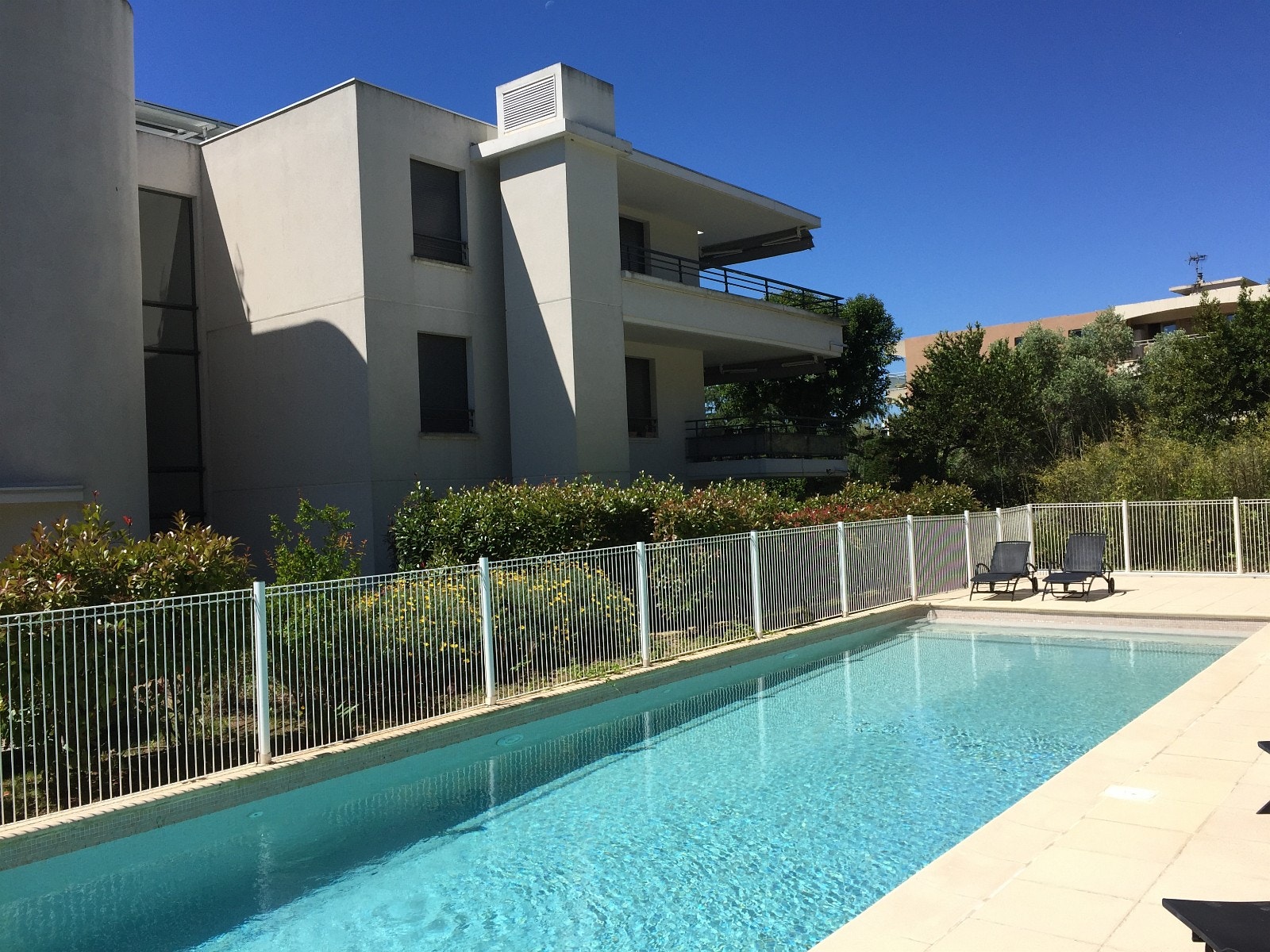 Bassenget ligger rett ved leiligheten Galleribilde