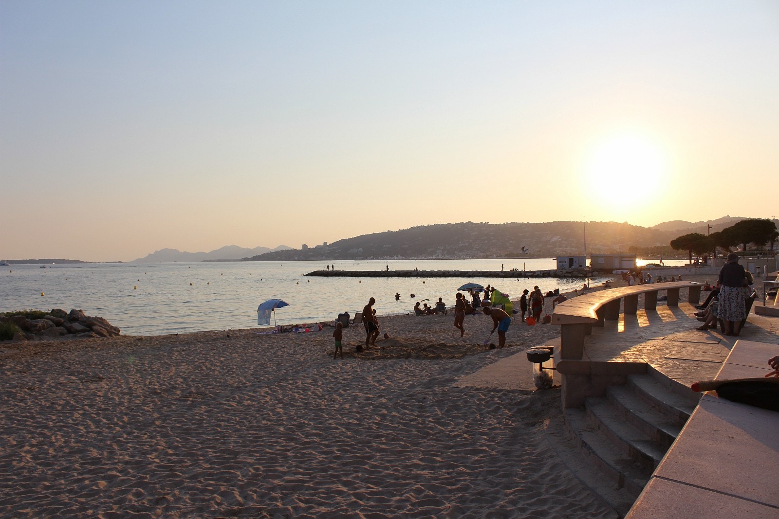 Kveldssteming på stranden rett nedenfor leiligheten Galleribilde