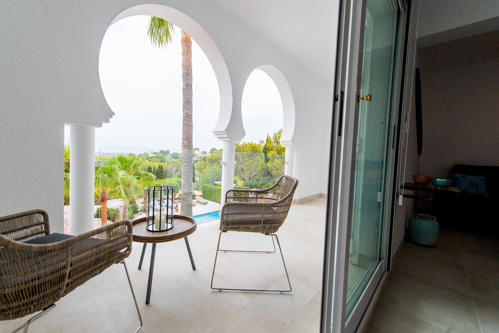 ( Sov 5) Egen balkong med nydelig utsikt på soverommet i annen etasje Galleribilde