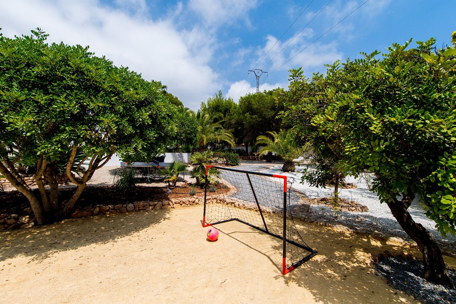 Fotballmålene er satt opp. Galleribilde