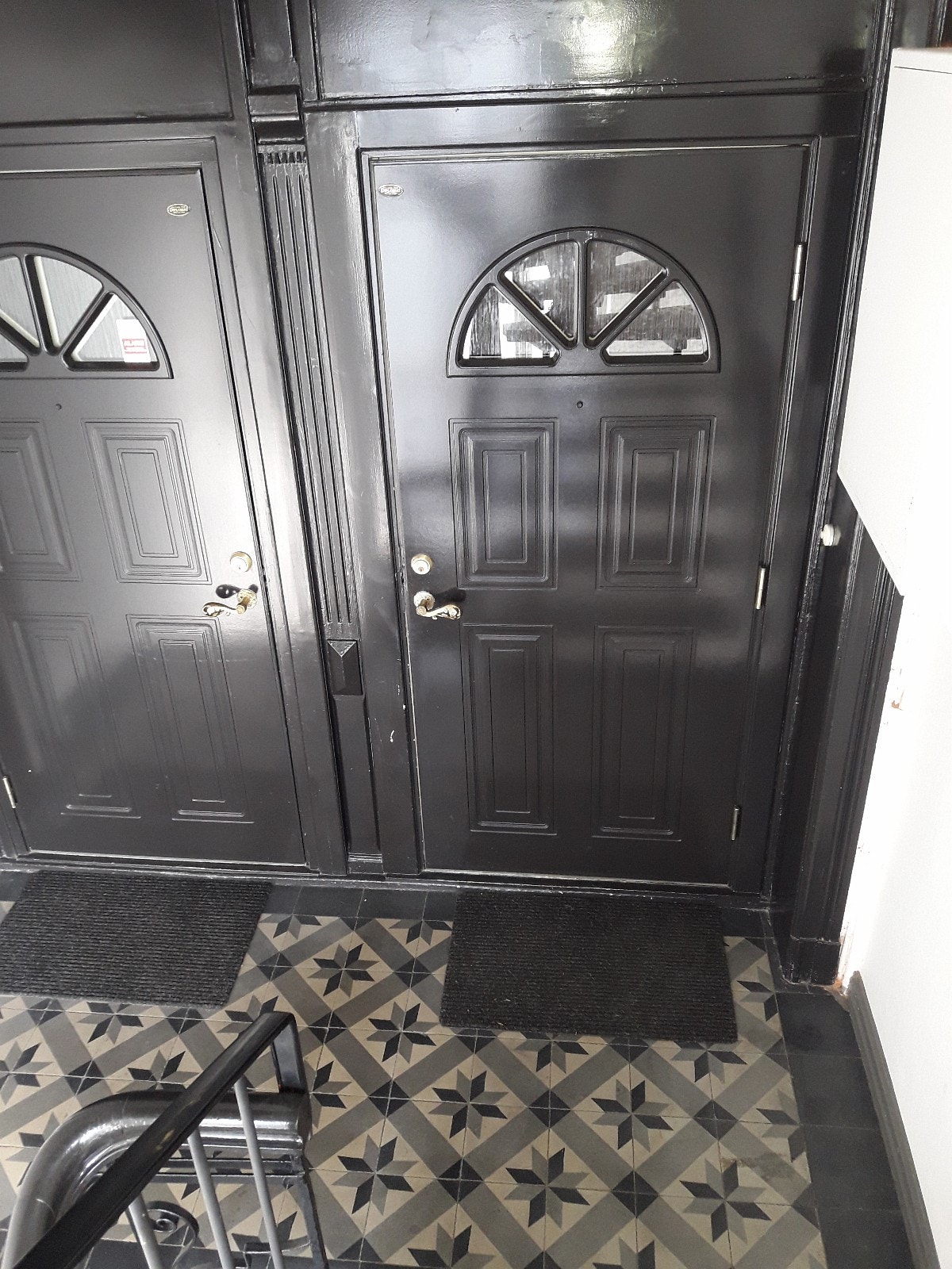 Inngansdør til leiligheten Galleribilde