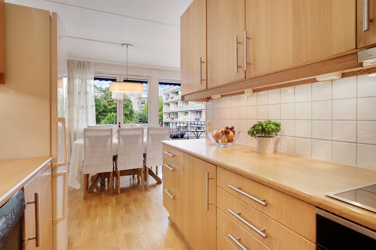 Det ble montert ny oppvaskmaskin og skiftet blandebatteri i 2015. Ny stekeovn og koketopp med ny kurs ble montert i 2017 Galleribilde