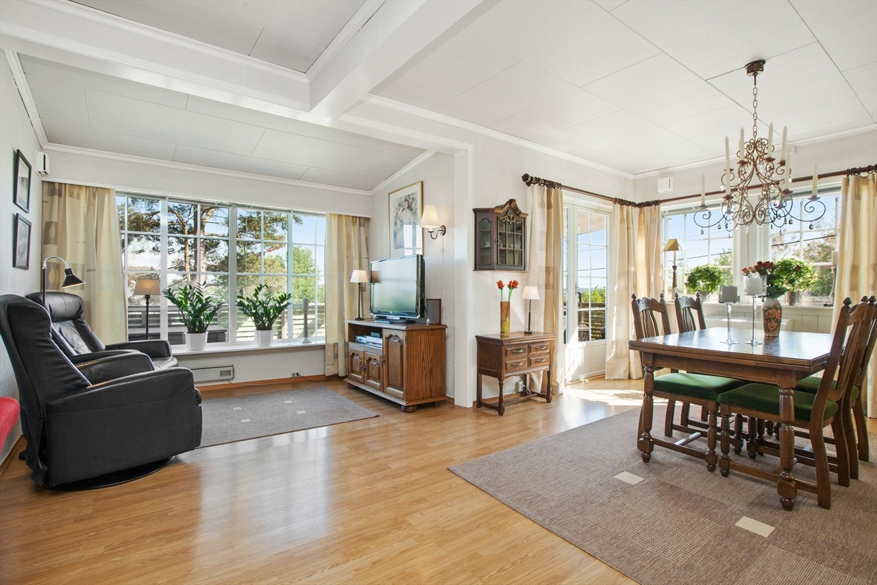 God plass til spisebord Galleribilde