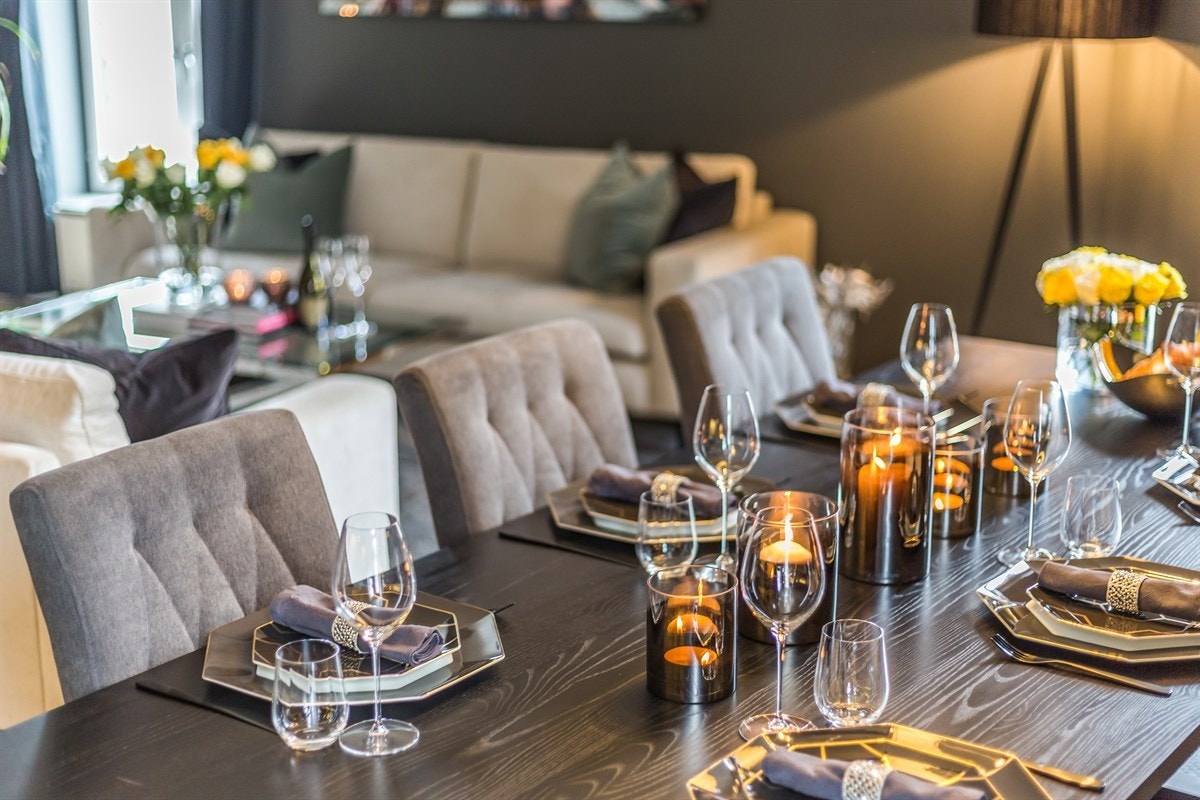 Naturlig sone for spisebord med god plass til å invitere venner og familie. Galleribilde