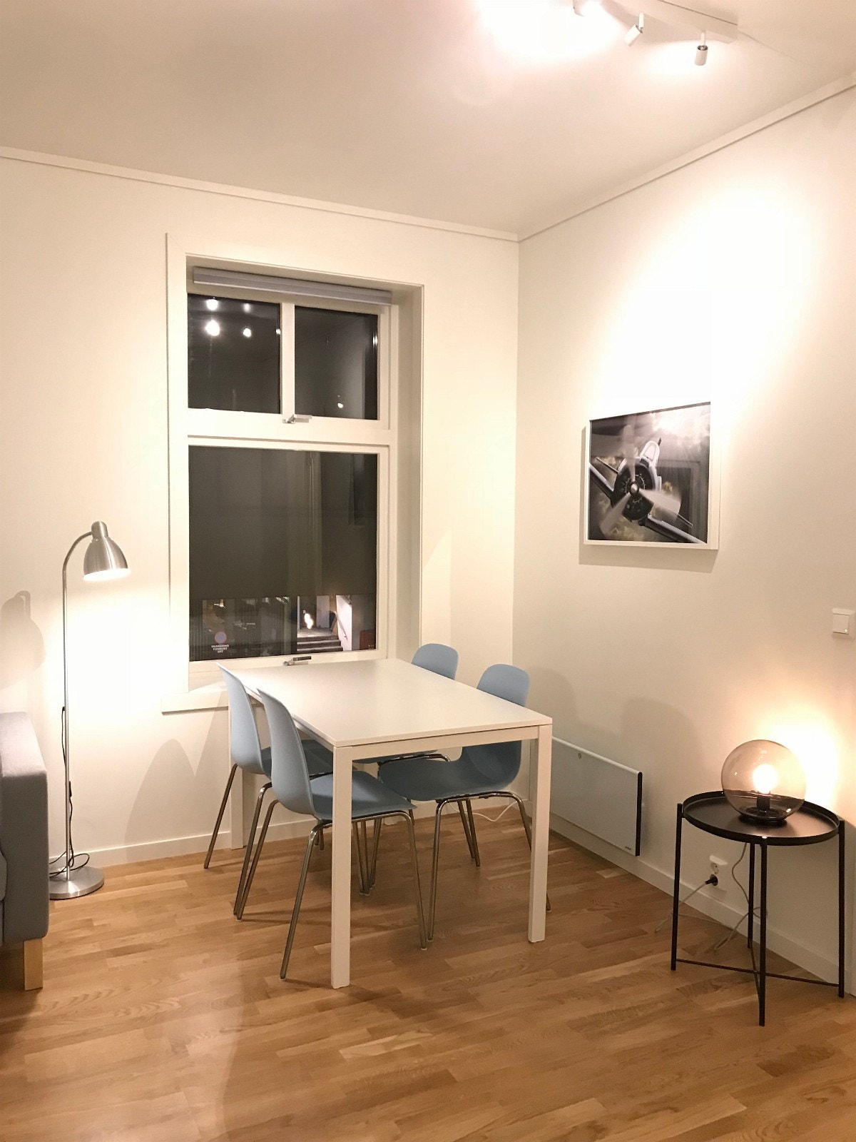 Spiseplass. Legg merke til den store takhøyden. Galleribilde