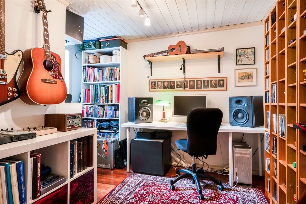Soverom nummer to, her innredet som musikkstudio/kontor. Galleribilde