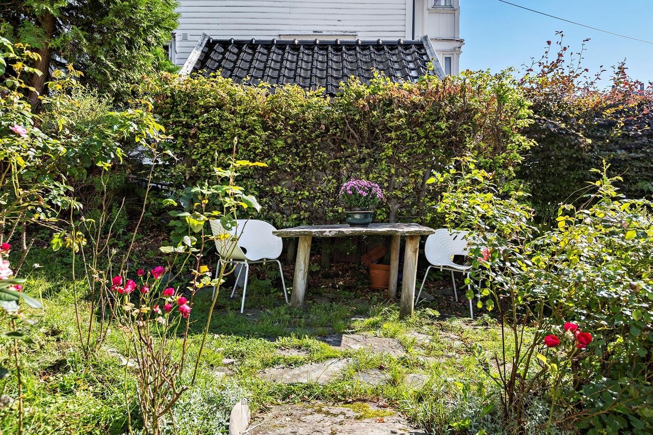 Er god plass til pene uteplasser på tomten Galleribilde