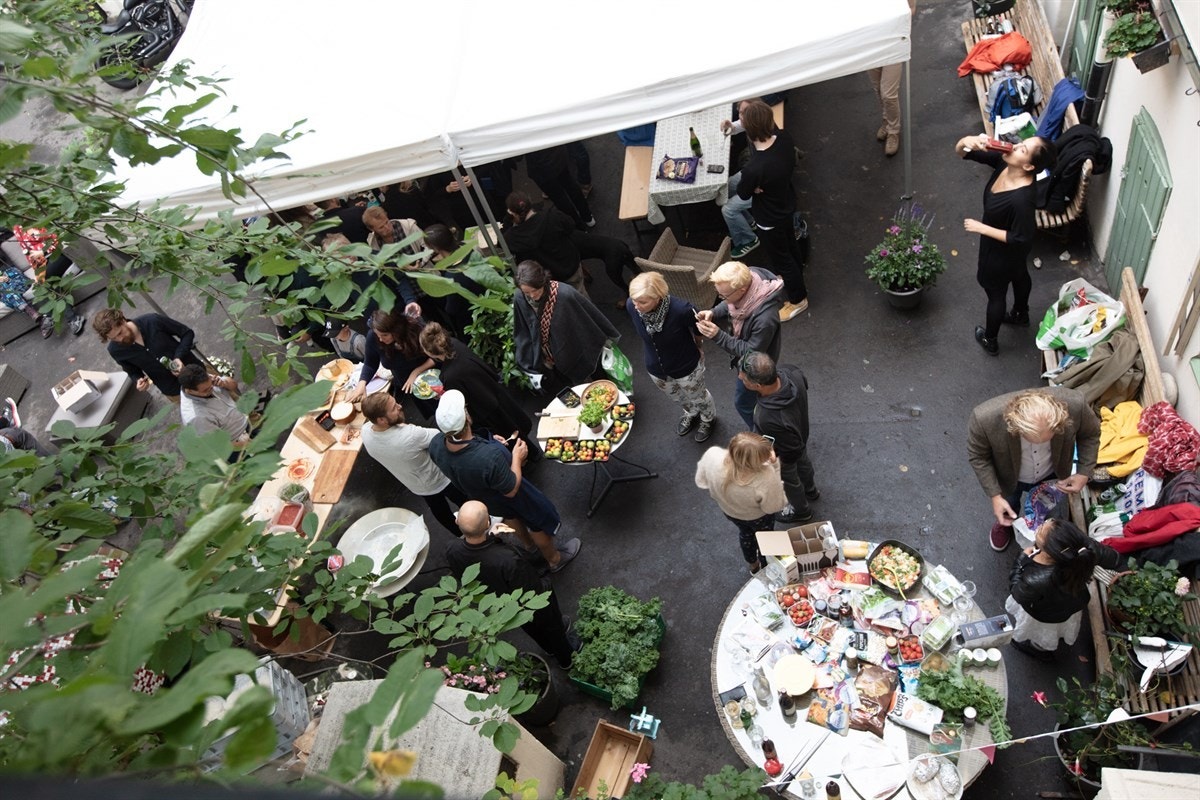 - Hyggelig bakgård - Galleribilde