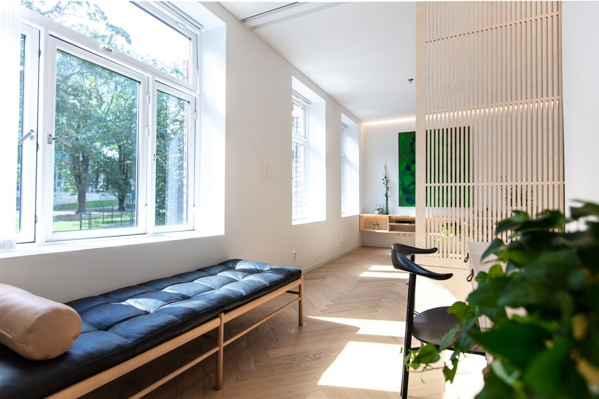 - Leiligheten har flere bruksmuligheter med spesialtilpasset skyvedører med muligheter for adskilte soner - Galleribilde