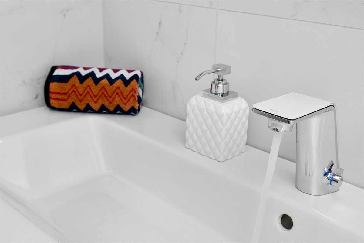 Servantbatteriet er av type Oras II Bagno Alessi by Oras. Galleribilde