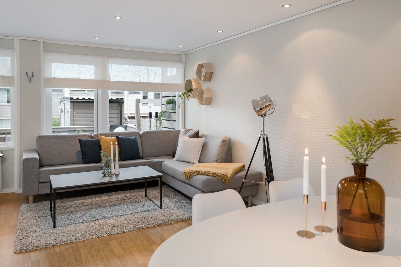 Leiligheten fremstår som velholdt, og det er utført flere oppgraderinger i senere år. Galleribilde