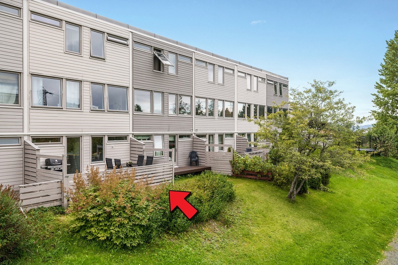 Avmerket fasade - Praktiske levegger skjermer for innsyn fra naboene. Galleribilde