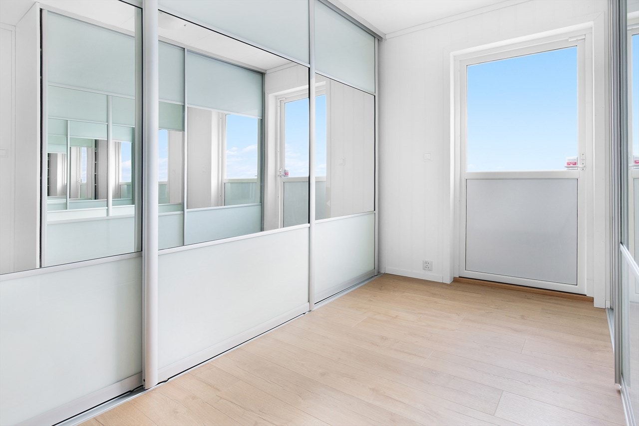 Stort garderoberom i 2.etg. Galleribilde