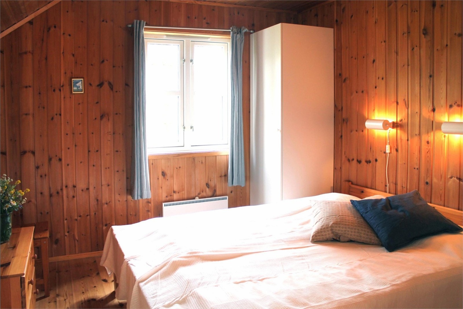 Soverom med utsikt til fjorden Galleribilde