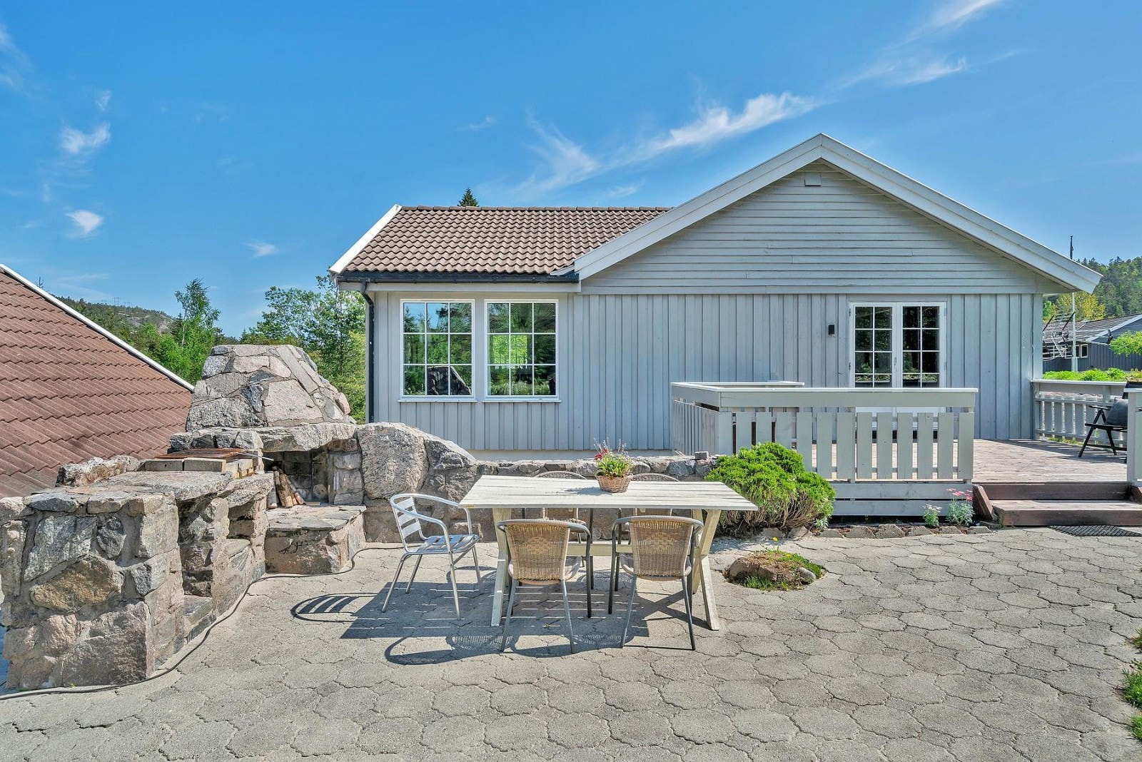 God plass til flere sittegrupper for hyggelige sammenkomster. Galleribilde