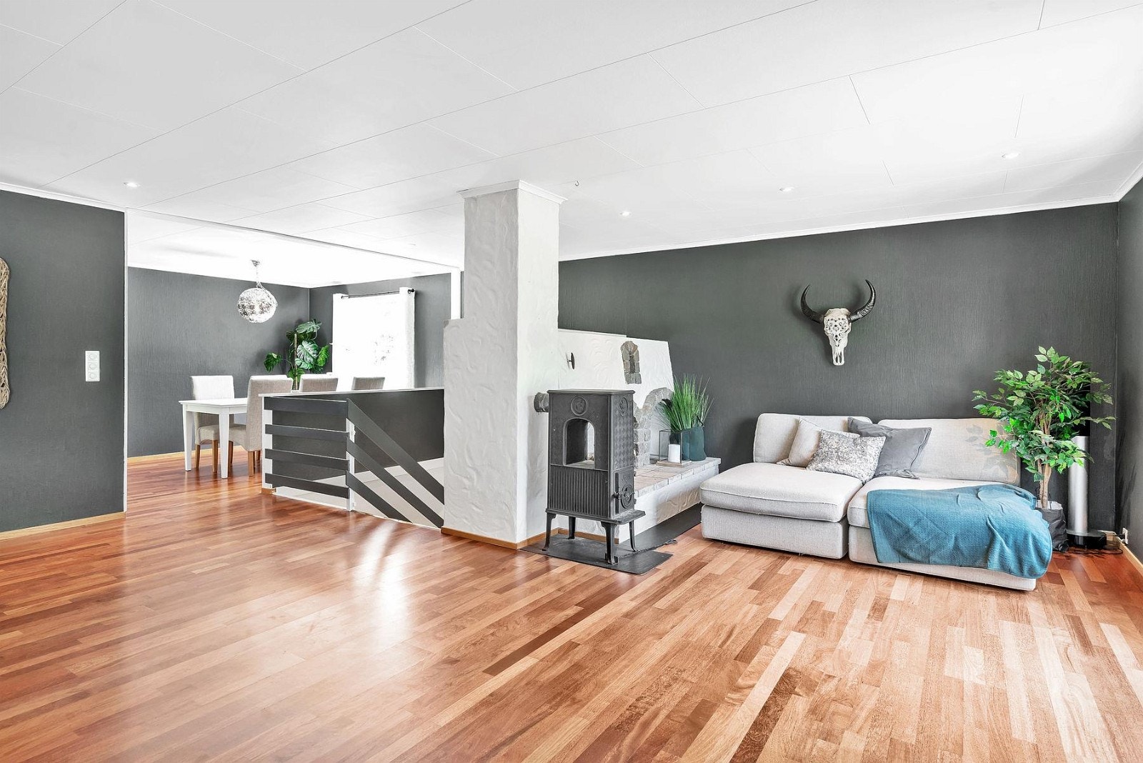 Velkommen til denne flotte eneboligen presentert av Stine Lian Hansen v/Eiendomsmegler1. Galleribilde